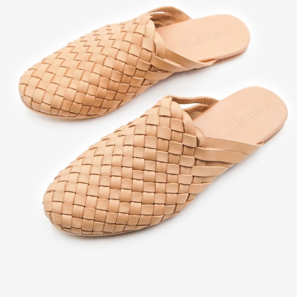 NWT Liberté Leather Elegant Tan Woven Mules